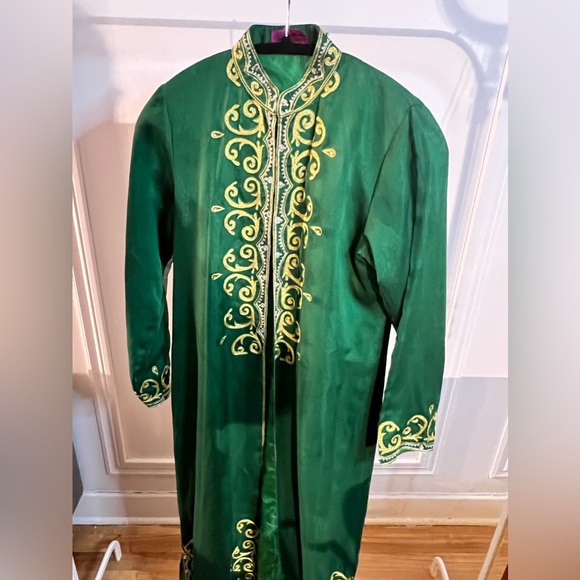 TRADITIONAL  // size small💚 - Picture 3 of 9